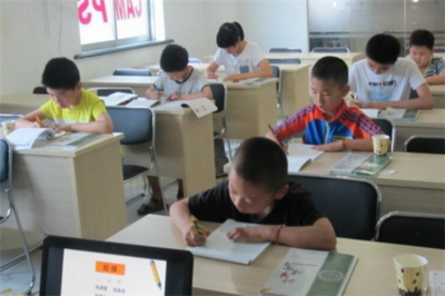 燦爛星辰教育 照亮未來(lái)的教育信息咨詢(xún)專(zhuān)家